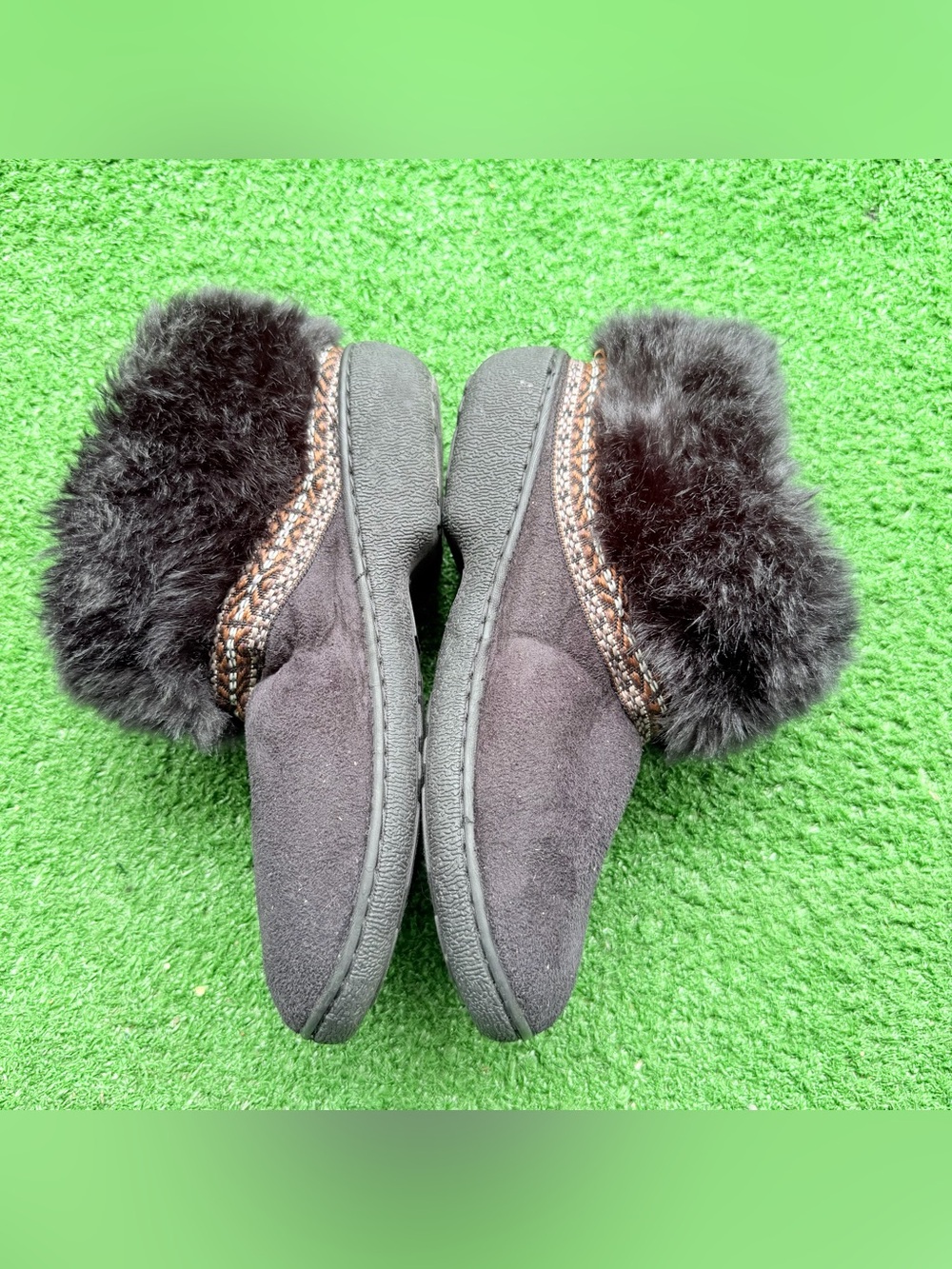 Isotoner Black Faux Suede Plush Faux Fur Bootie Slippers Women's US 7.5 – 8